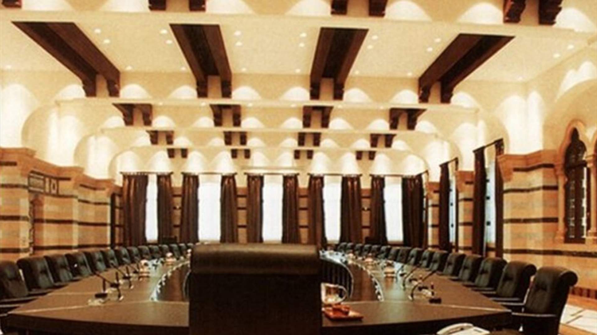 حكومة الكيل بمكيالين!