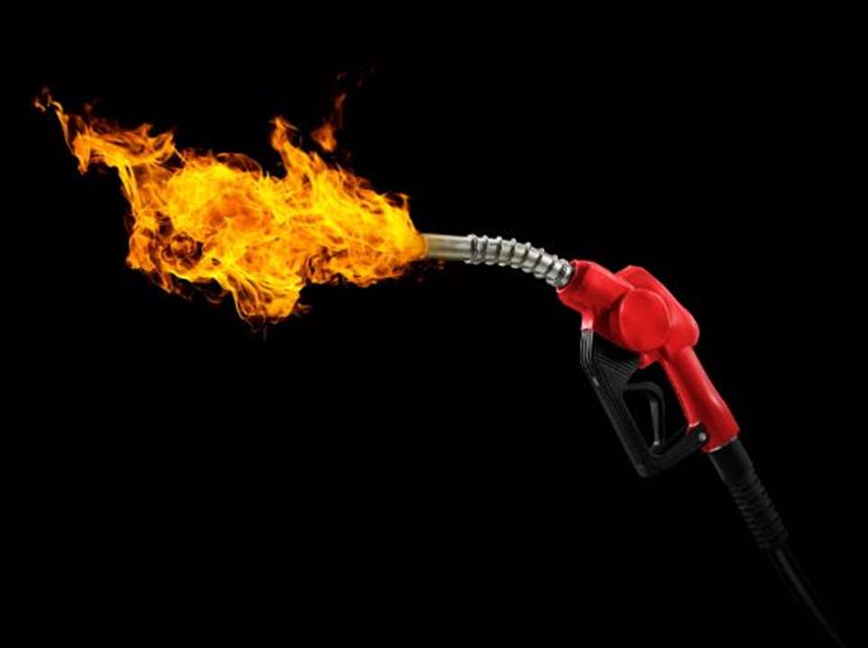 في زغرتا.. سكب على فتى البنزين وأحرقه! 