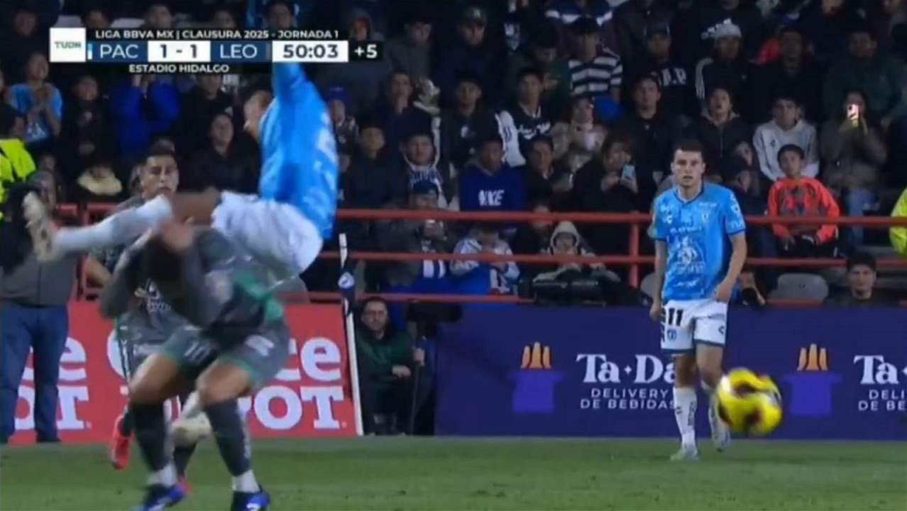 بالفيديو - خاميس رودريجيز يتعرض لركلة مرعبة في الرقبة 