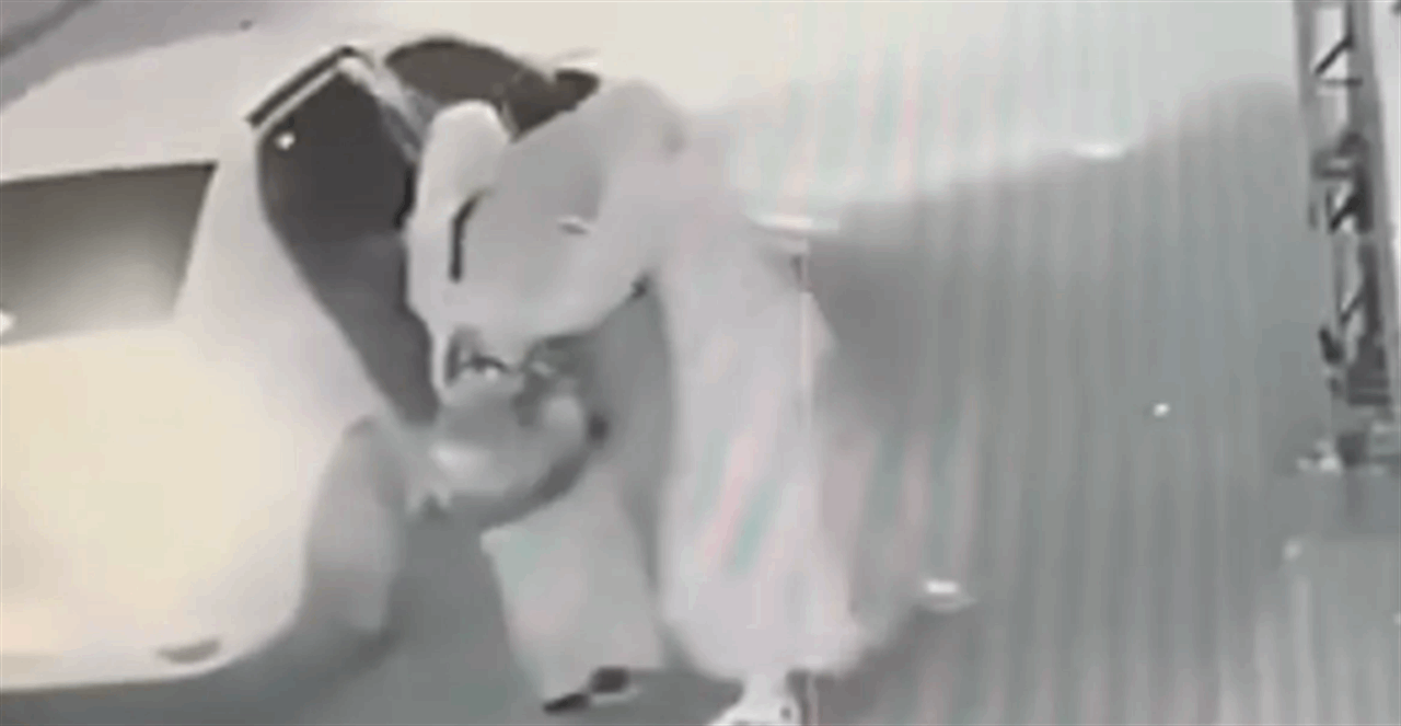 بالفيديو - سيدة تنفذ عملية خطف &quot;هوليودية&quot; 