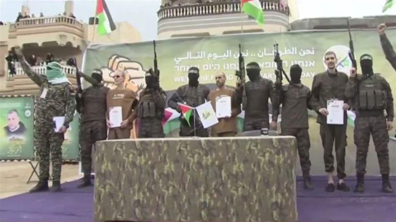 &quot;القسام&quot; تسلم الدفعة الخامسة من الأسرى الإسرائيليين