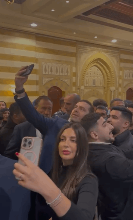 بالفيديو - كعادته.. &quot;سيلفي&quot; الحريري مع جمهوره