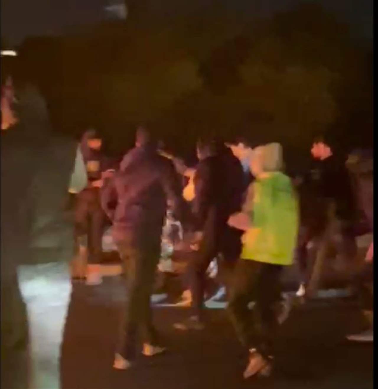 سلسلة اعتداءات تطال عناصر اليونيفيل على طريق المطار (فيديو)