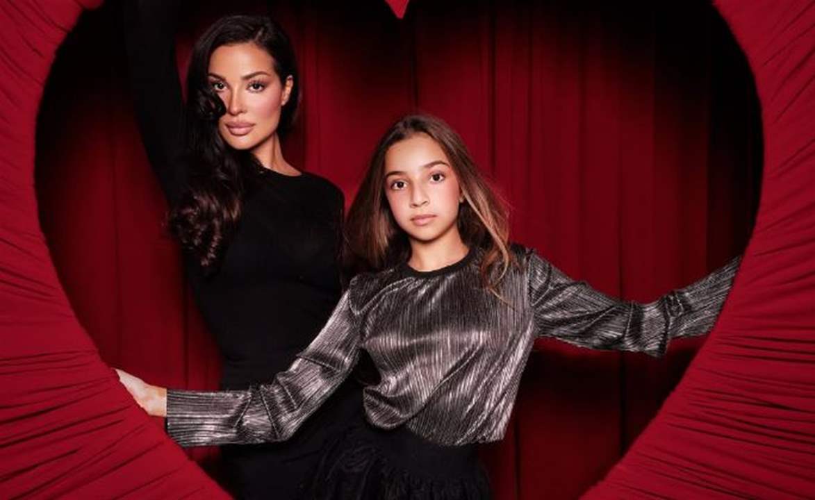 ابنة نادين نسيب نجيم تلفت الأنظار بجمالها.. كبرت ونافست والدتها جمالا