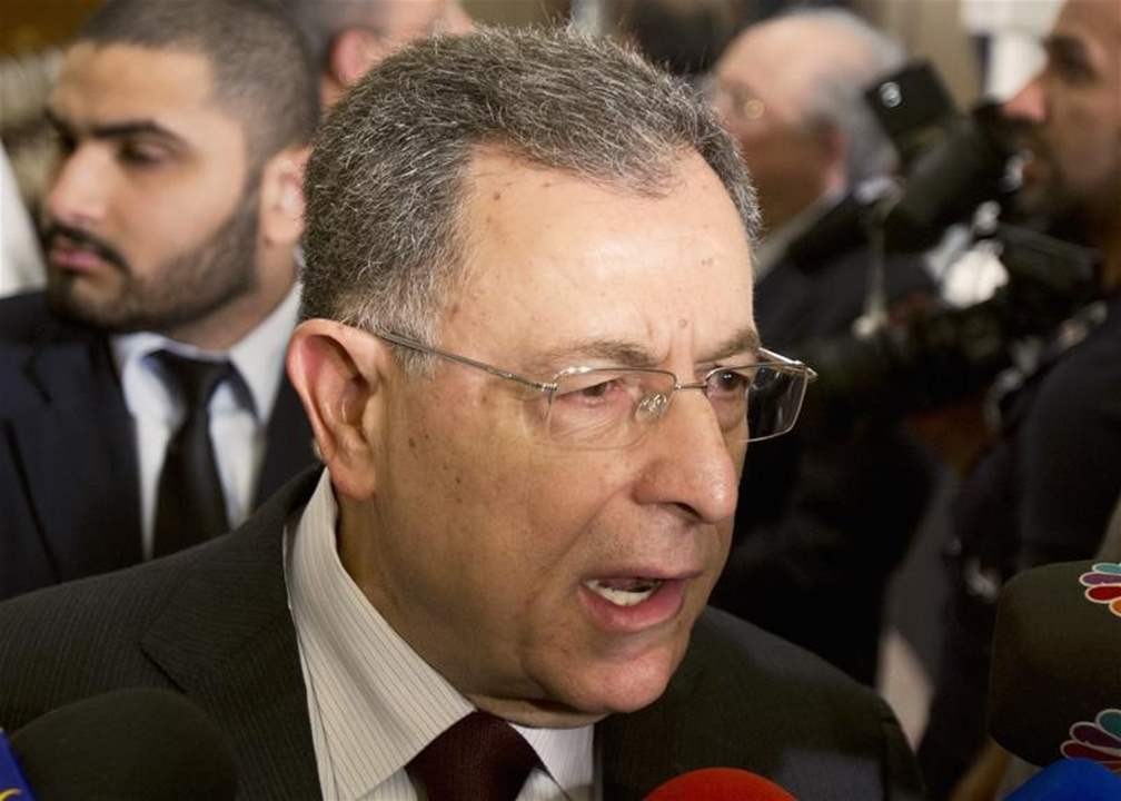 السنيورة يقرأ الفاتحة عن روح نصرالله .. ويعتذر! 