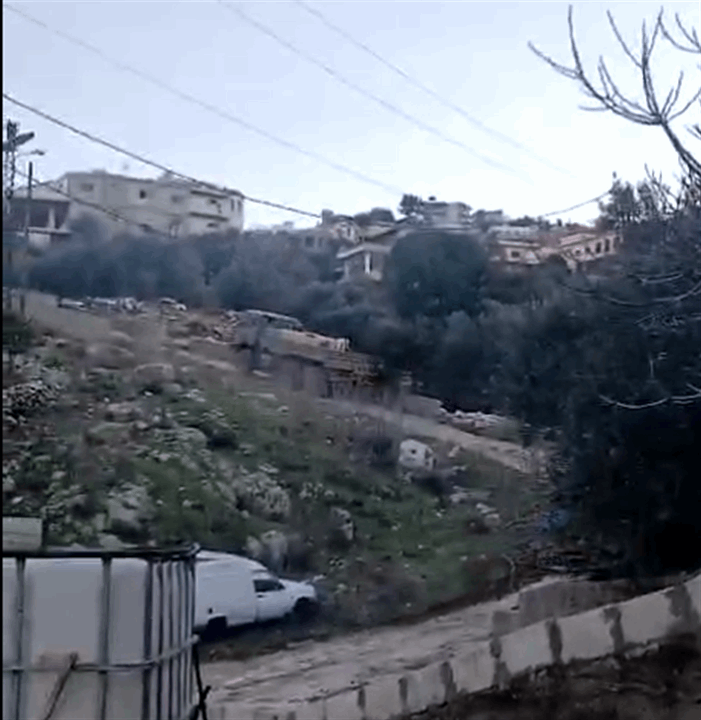 بالفيديو- آليات الاحتلال تتوغل في بلدة كفرشوبا وشاحناته تنقل مواد متفجرة الى البلدة 
