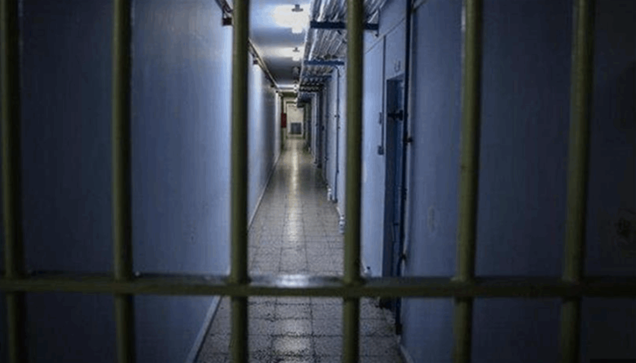 سجناء إسلاميون في لبنان يعلنون الإضراب عن الطعام 