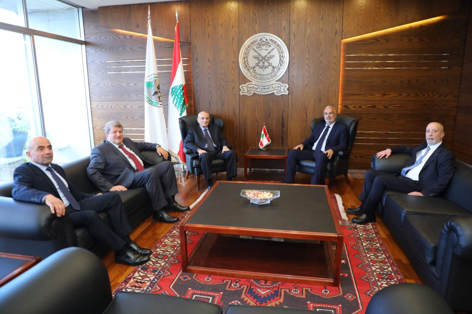 وزير الدفاع التقى السفير البريطاني ووفداً من رابطة قدامى القوات المسلحة