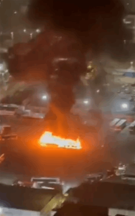 القناة 12 العبرية: انفجار حافلتين فارغتين في وقت واحد في موقفين مختلفين للسيارات في تل ابيب 