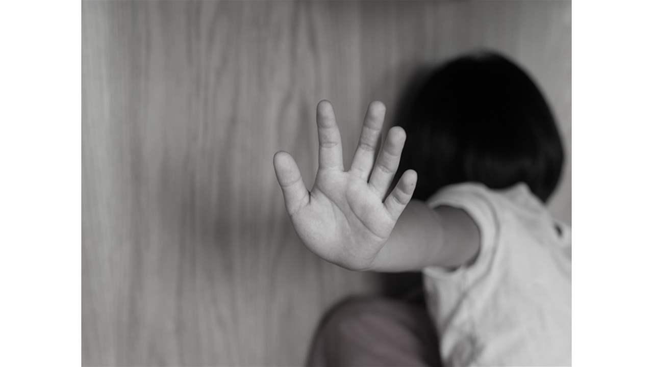 فضحته ابنة الـ6 سنوات.. جراح اغتصب أكثر من 200 طفل مريض