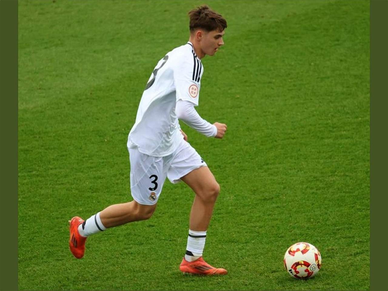 فيديو - مدافع ريال مدريد عبر من المرمى الى المرمى وسجّل