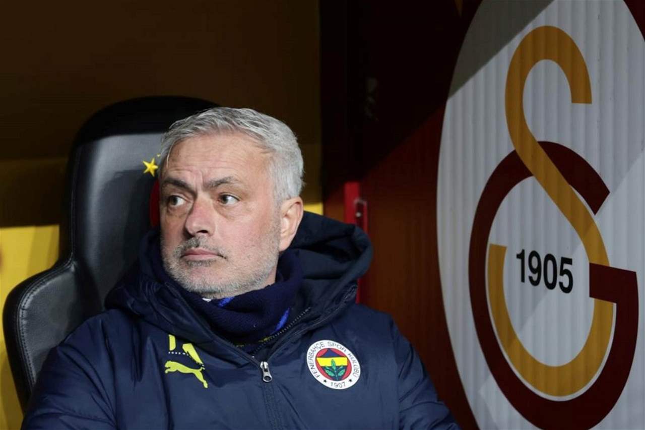 هل يتم إيقاف جوزيه مورينيو ستة أشهر؟