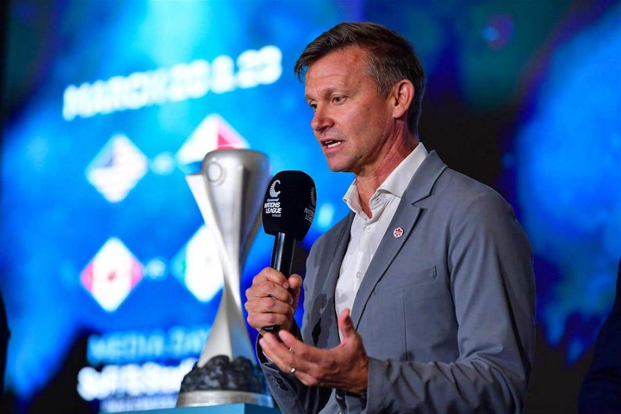 المدرب الأميركي لمنتخب كندا يهاجم الرئيس دونالد ترامب
