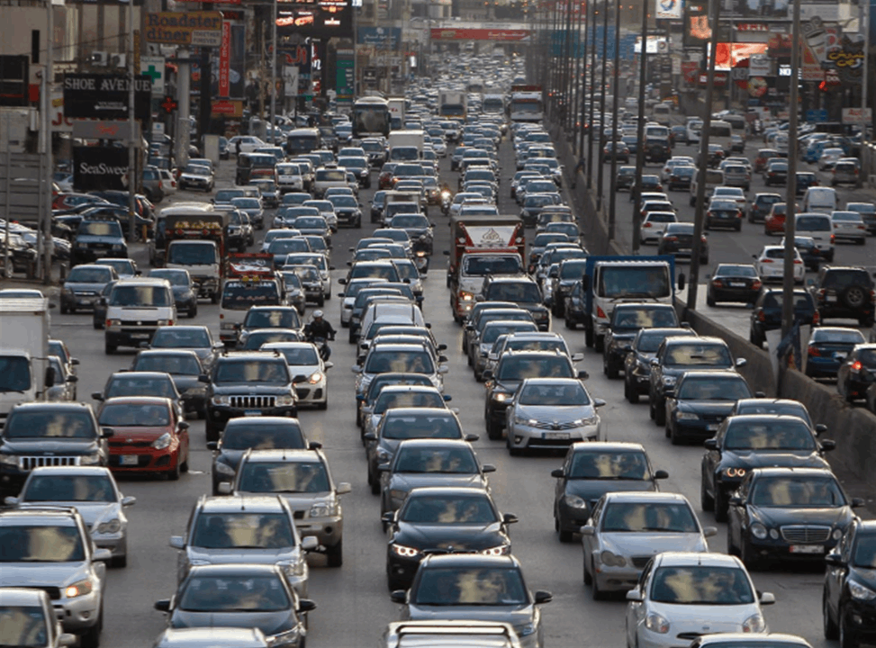 تخاذل مريب من بعض الضباط.. نائب يكشف سبب زحمة بيروت