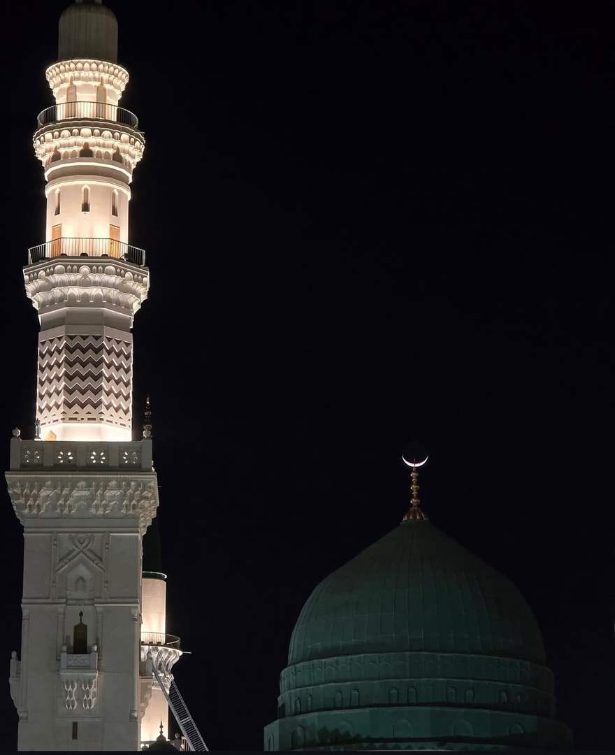 بـ لقطة نادرة.. هلال رمضان يلفت الأنظار! 