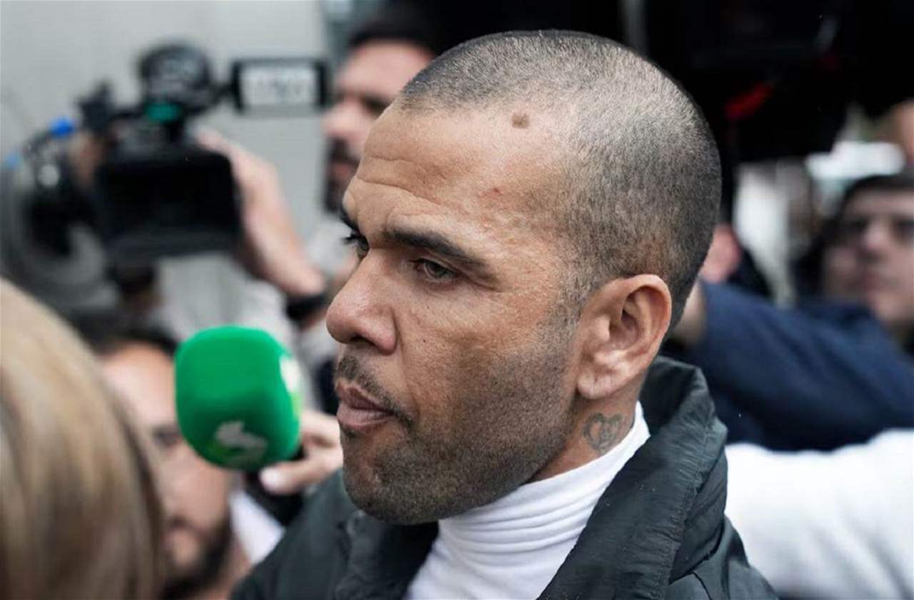 ألفيس مطالب بملابين الدولارات بعد إدانته 