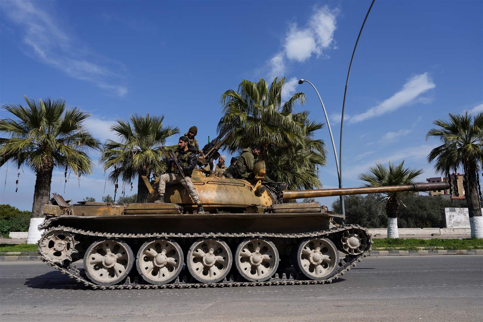 الساحل السوري يشتعل.. ومشاهد من المواجهات 