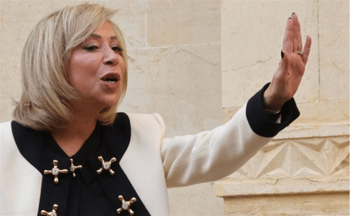 السيدة عون التقت أبناء الجالية اللبنانية في نيويورك: عودوا إلى الوطن!