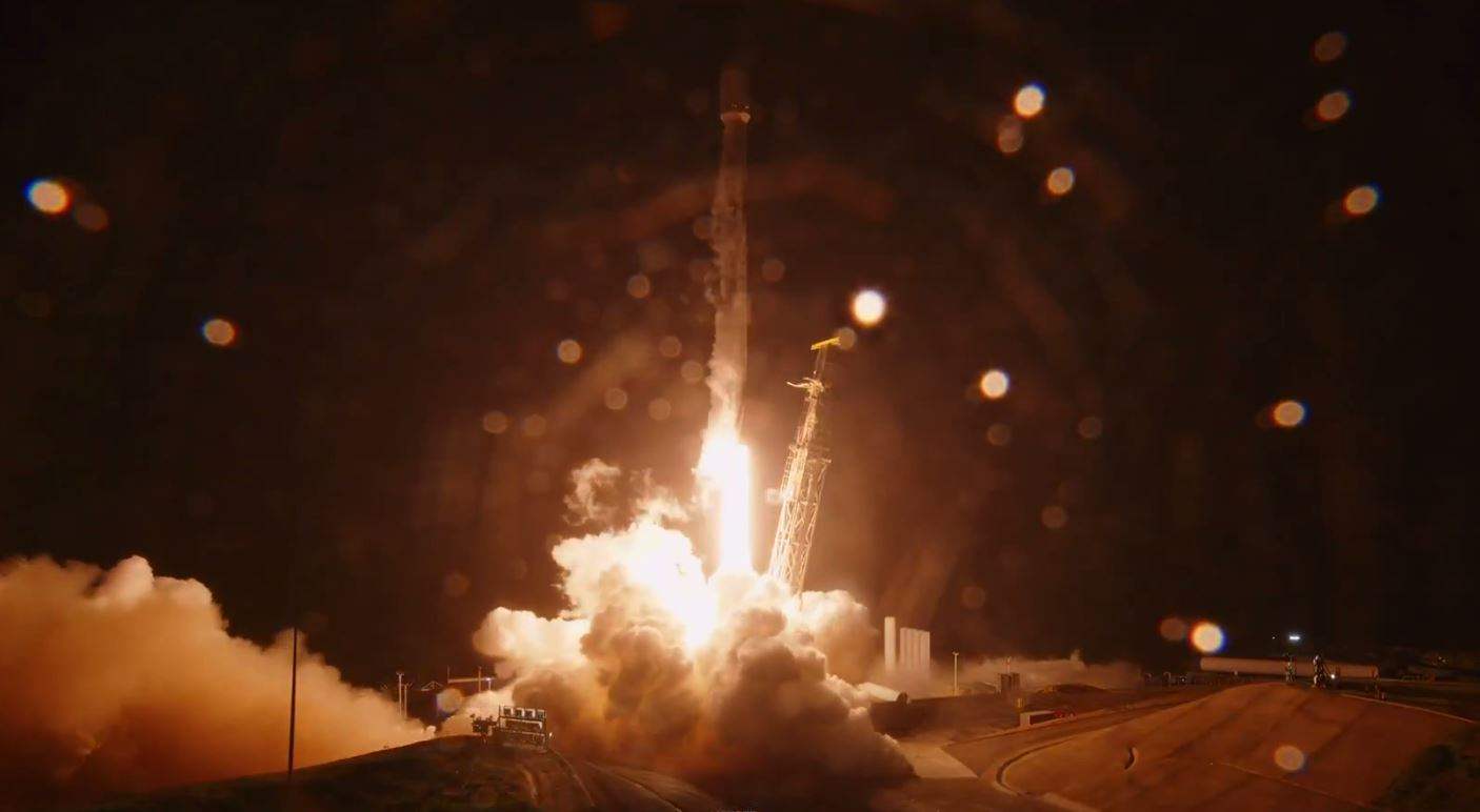 فيديو.. البحرين تطلق أول قمر صناعي لها إلى الفضاء 