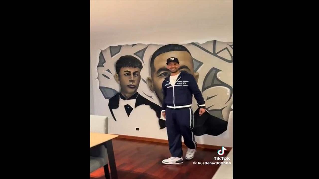 فيديو - والد لامين يامال يقدّم الجدارية العملاقة