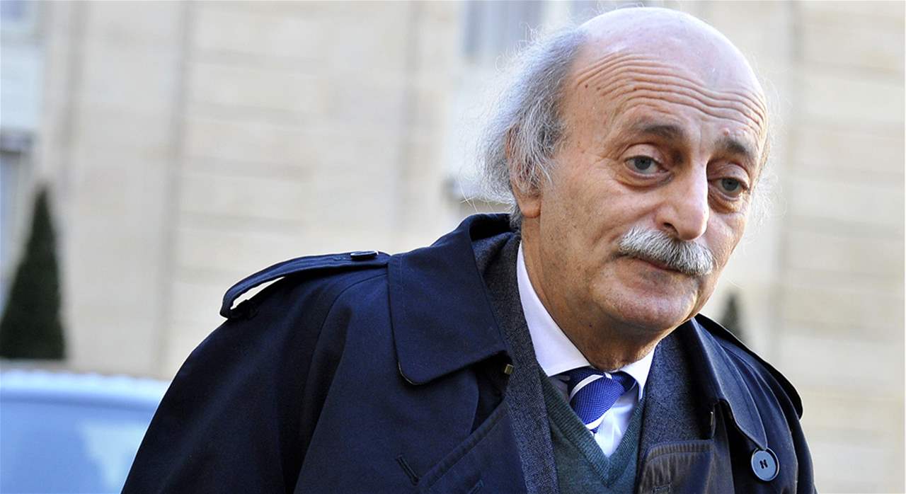 أشاد بمواقف"المعلم"..  اتصال هاتفي بين جنبلاط والرئيس الفلسطيني 