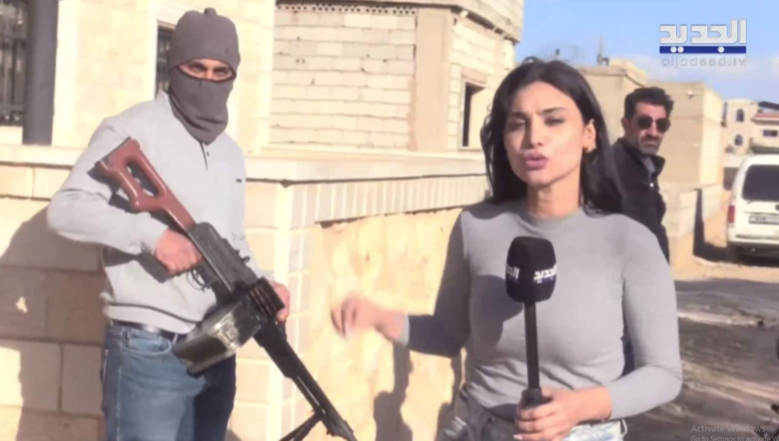 مراسلة الجديد بين المسلحين.. وتواكب عودة اهالي حوش السيد علي