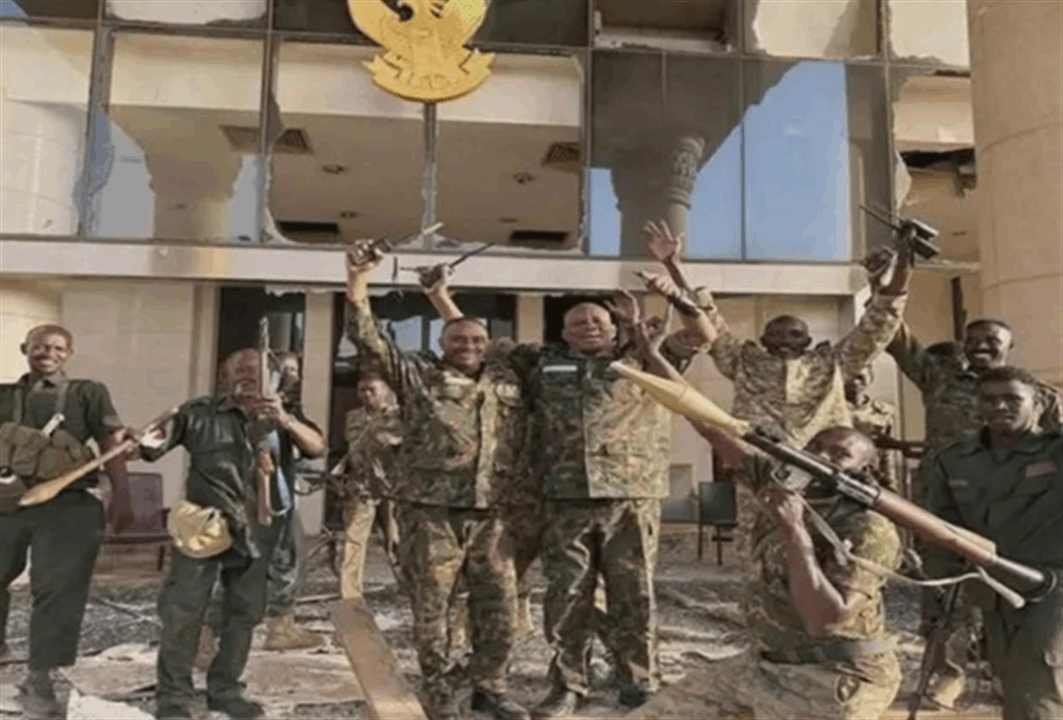  الجيش السوداني يسيطر على القصر الجمهوري (فيديو) 