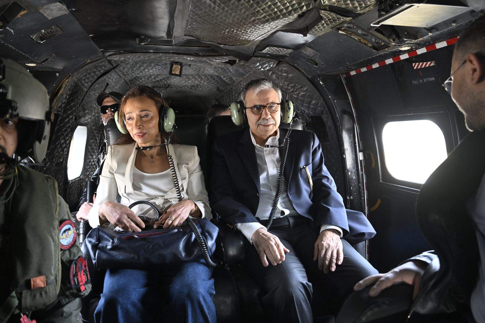 بالصورة: نواف سلام يصل إلى طرابلس عبر الجو! 