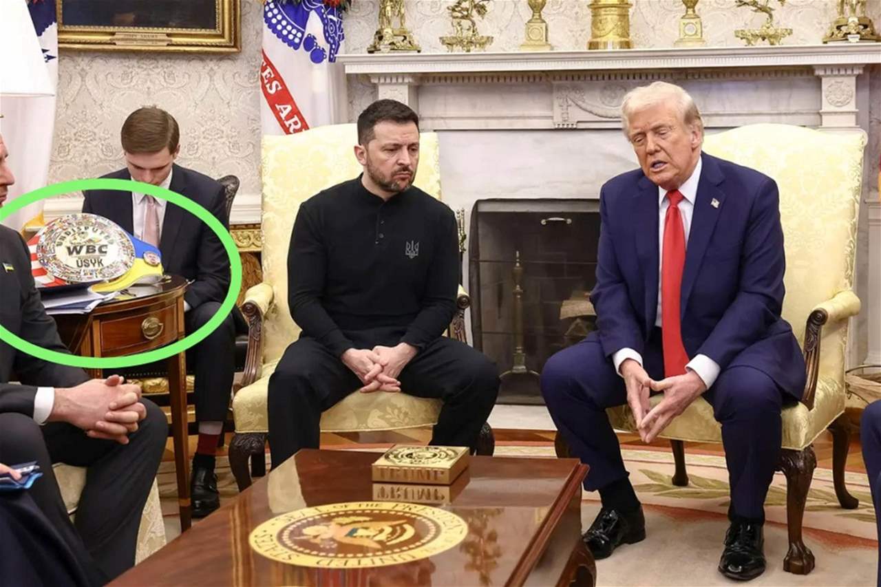 إليكم القصة الكاملة لحزام الملاكمة في لقاء ترامب وزيلينسكي