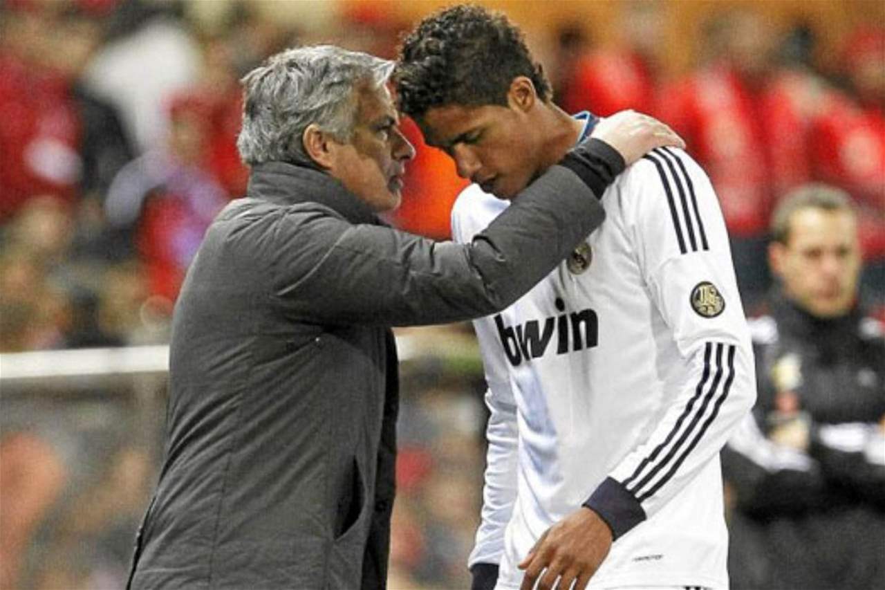 فاران يروي عن مورينيو قوله: لماذا أنت عديم الفائدة؟