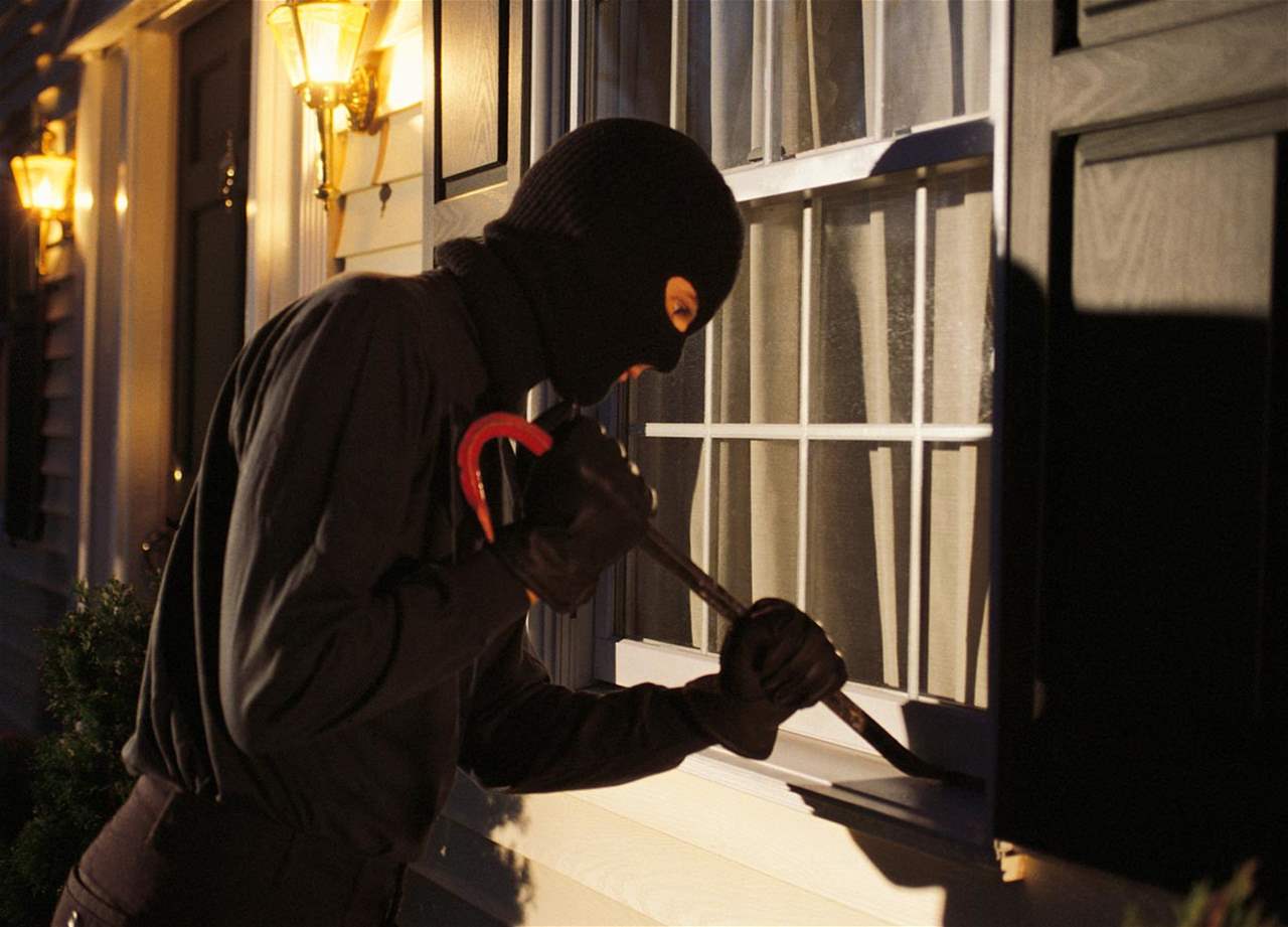 سطو مسلّح على فيلا وسرقة أموال.. هذا ما حصل!