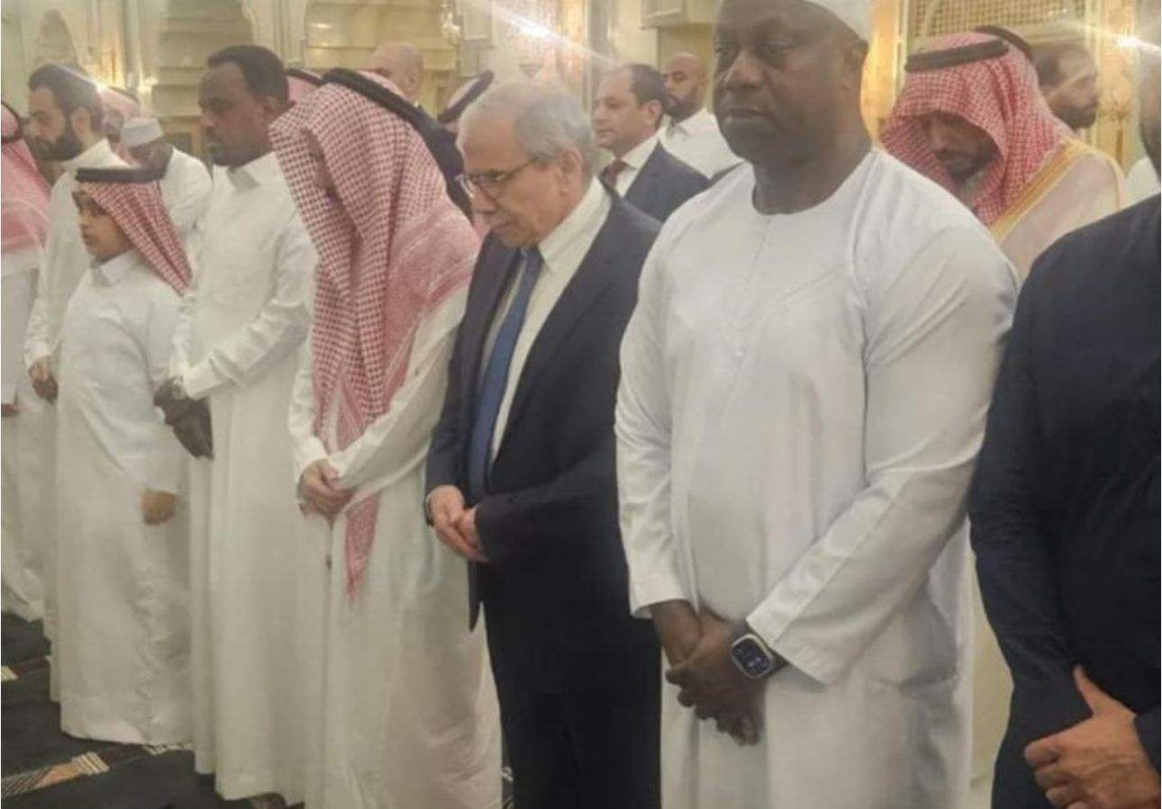 الرئيس سلام أدى صلاة العيد في السعودية (صور) 