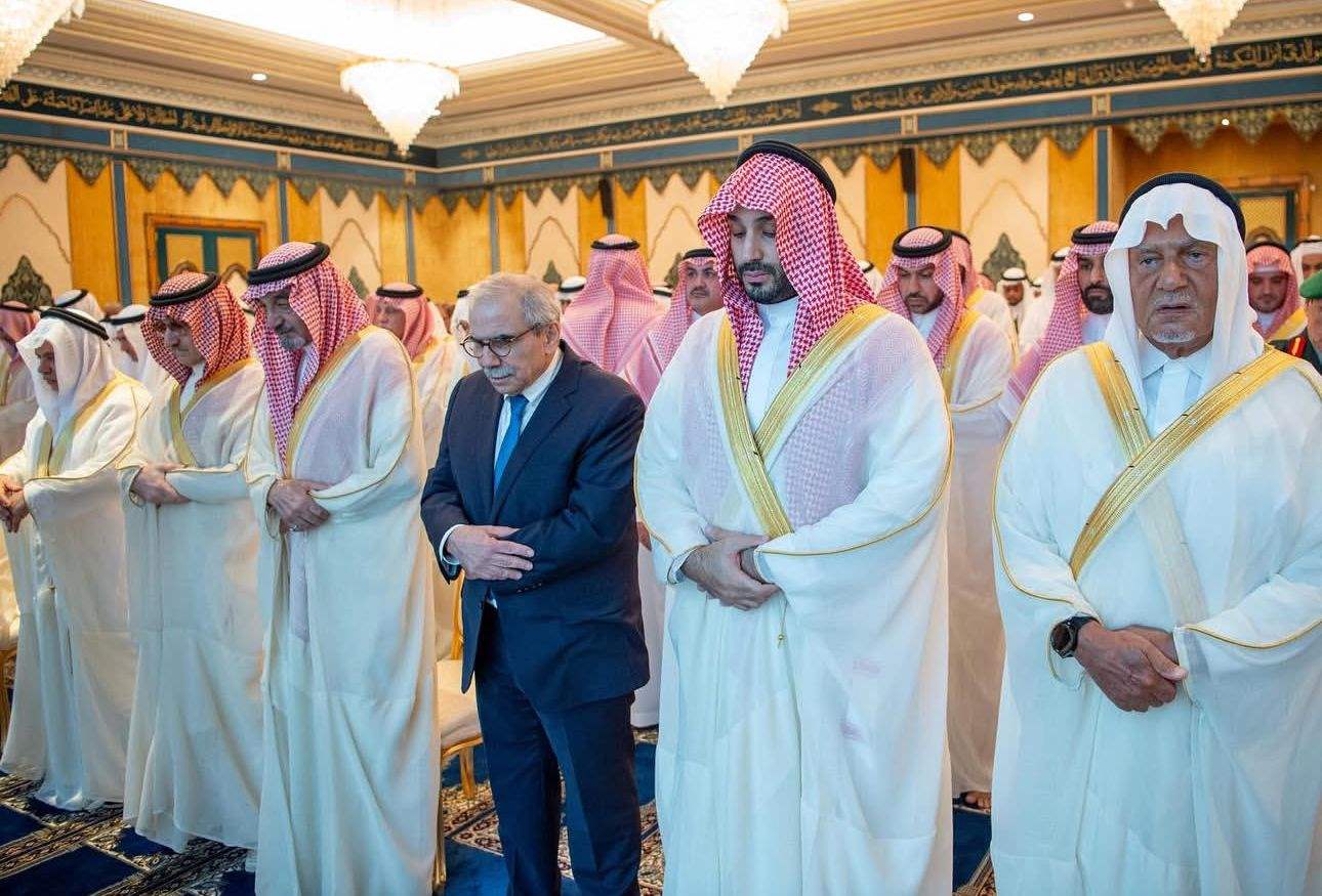الرئيس سلام يؤدي صلاة العيد مع ولي العهد وحضور العاهل السعودي (صور)