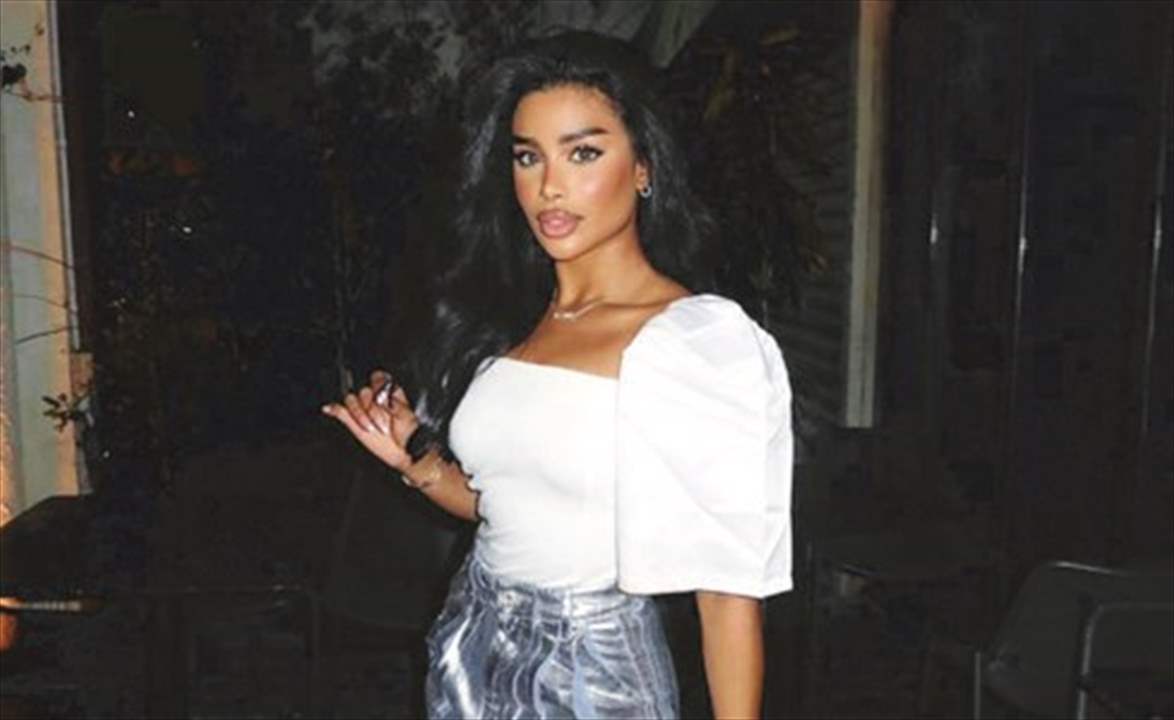 كوثر البلوشي تثير الجدل بملابسها في مسرحية &quot;صنع في الكويت&quot; 