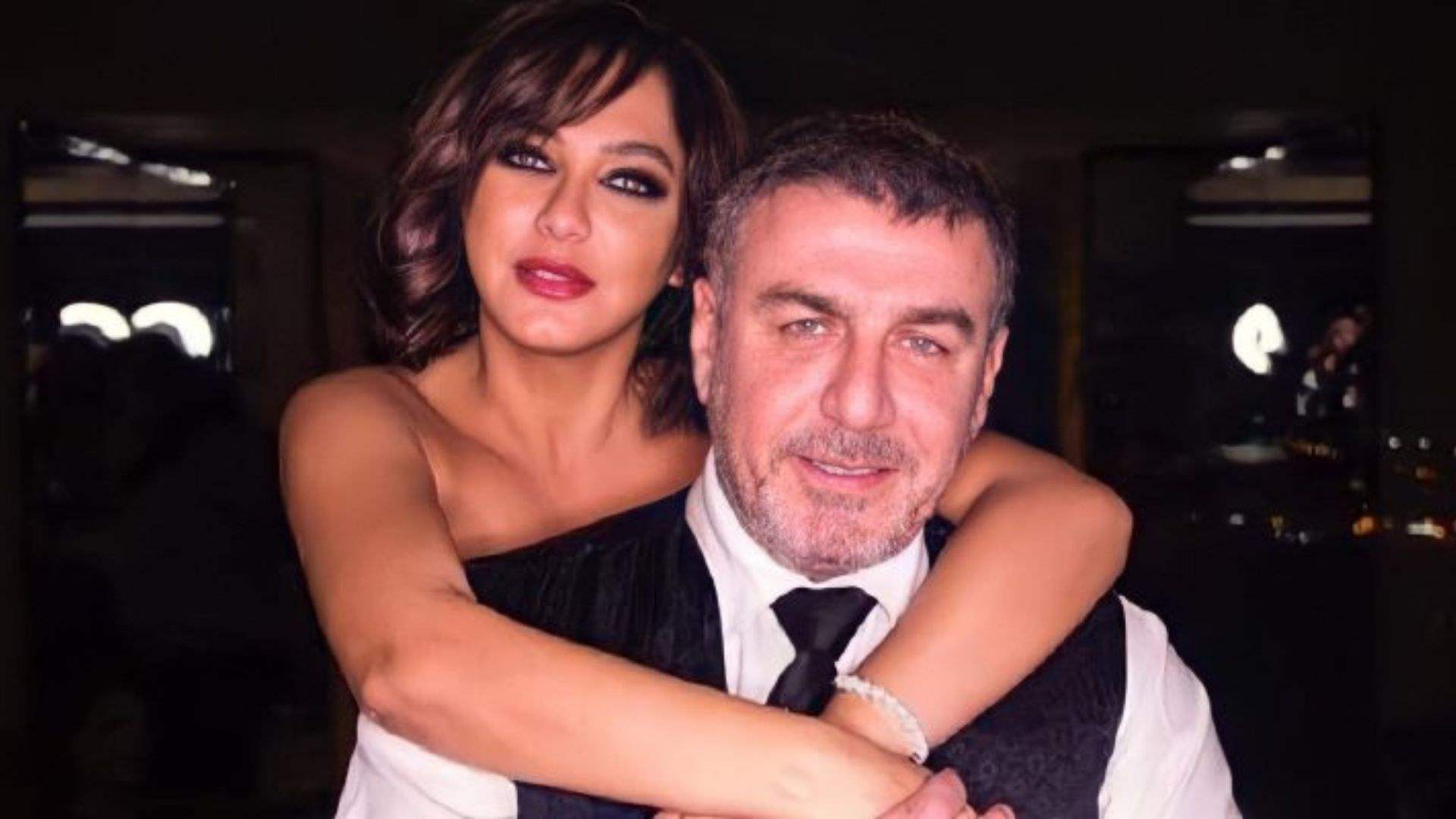 صور نادرة لـ سلاف فواخرجي و وائل رمضان من حفل زفافهما قبل 25 عاما 