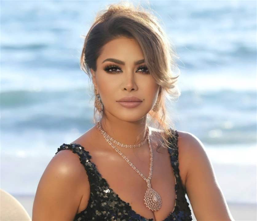 سقوط نوال الزغبي على المسرح خلال حفل عيد الفطر