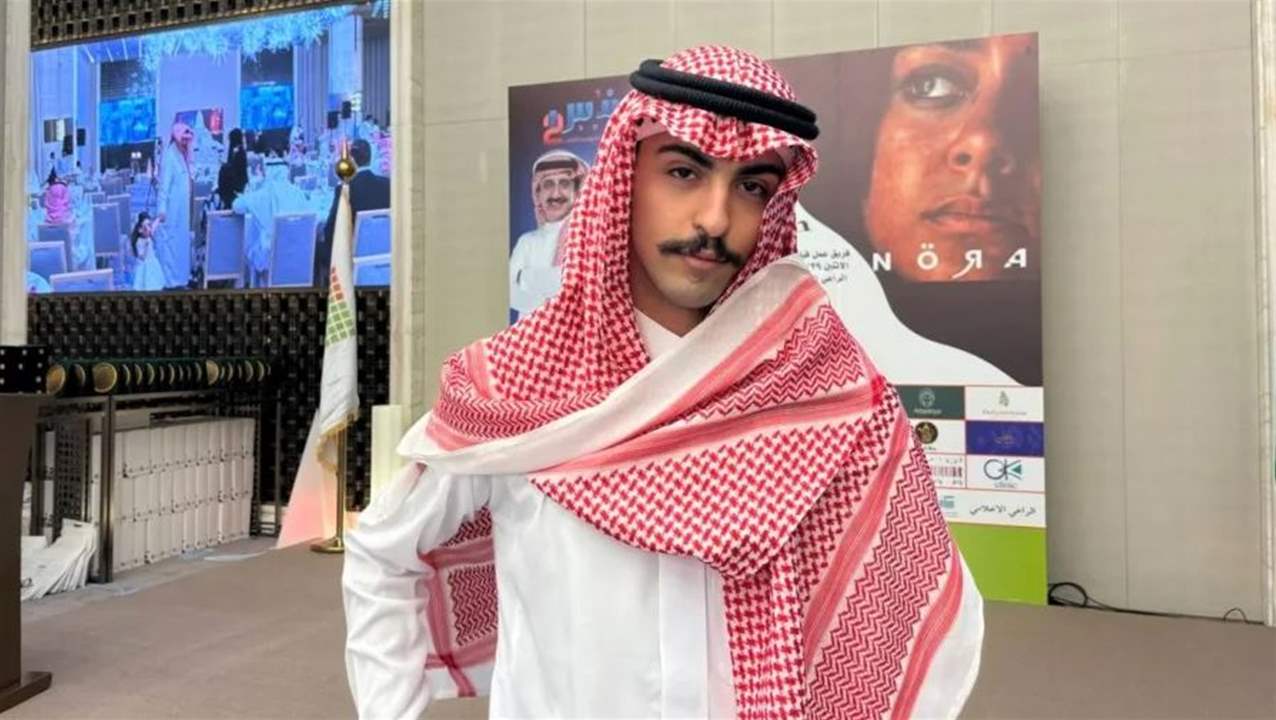 موقف مؤثر يجمع عبد الرحمن نافع بطل &quot;شارع الاعشى&quot; مع طفل 