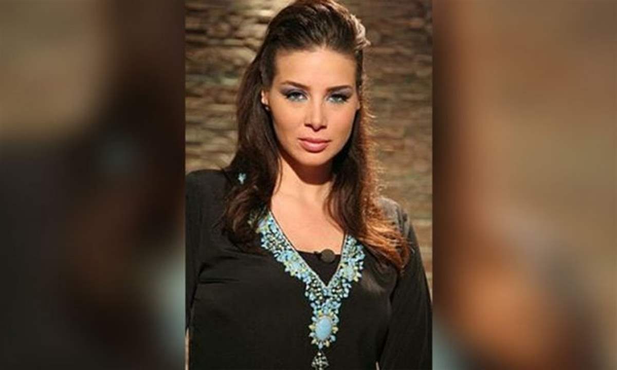 كارولينا دي اوليفيرا تخضع لعملية جراحية جديدة.. صور من على سرير المستشفى 