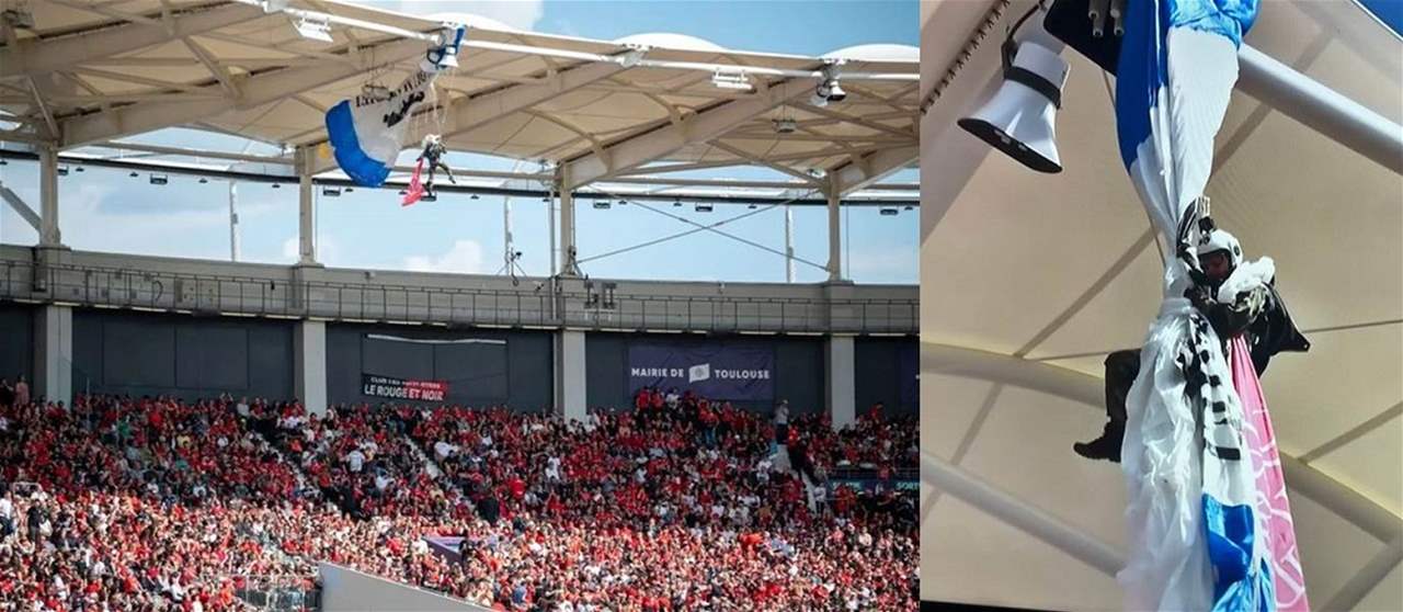 فيديو - علق بمظلته في سقف الملعب فتأخرت المباراة 40 دقيقة