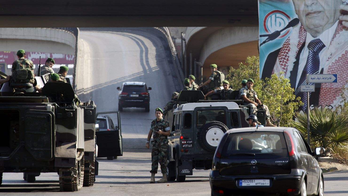 مداهمة مصنع "تزوير" في الضاحية الجنوبية 