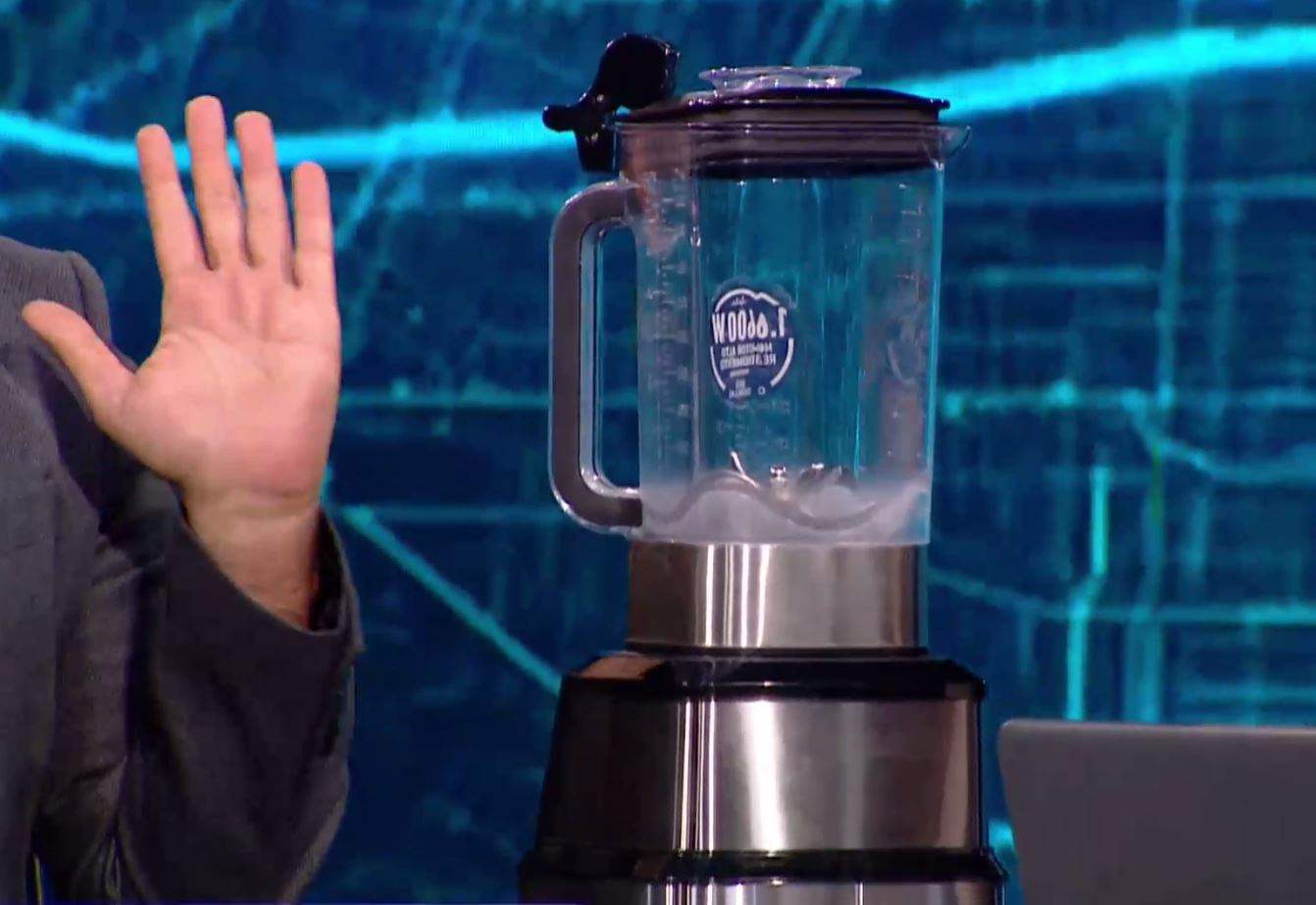 مولينكس ع طاولة رياض قبيسي.. والسبب؟