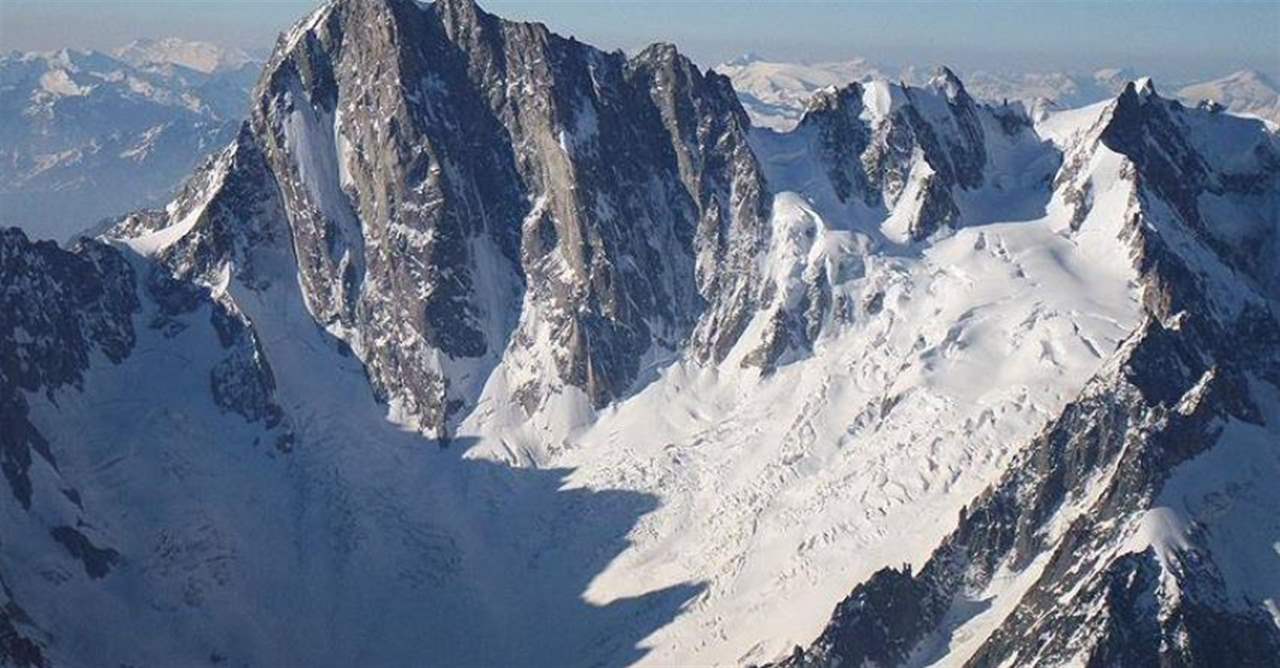 كارثة ثلجية في جبال الألب.. قتلى تحت الجليد