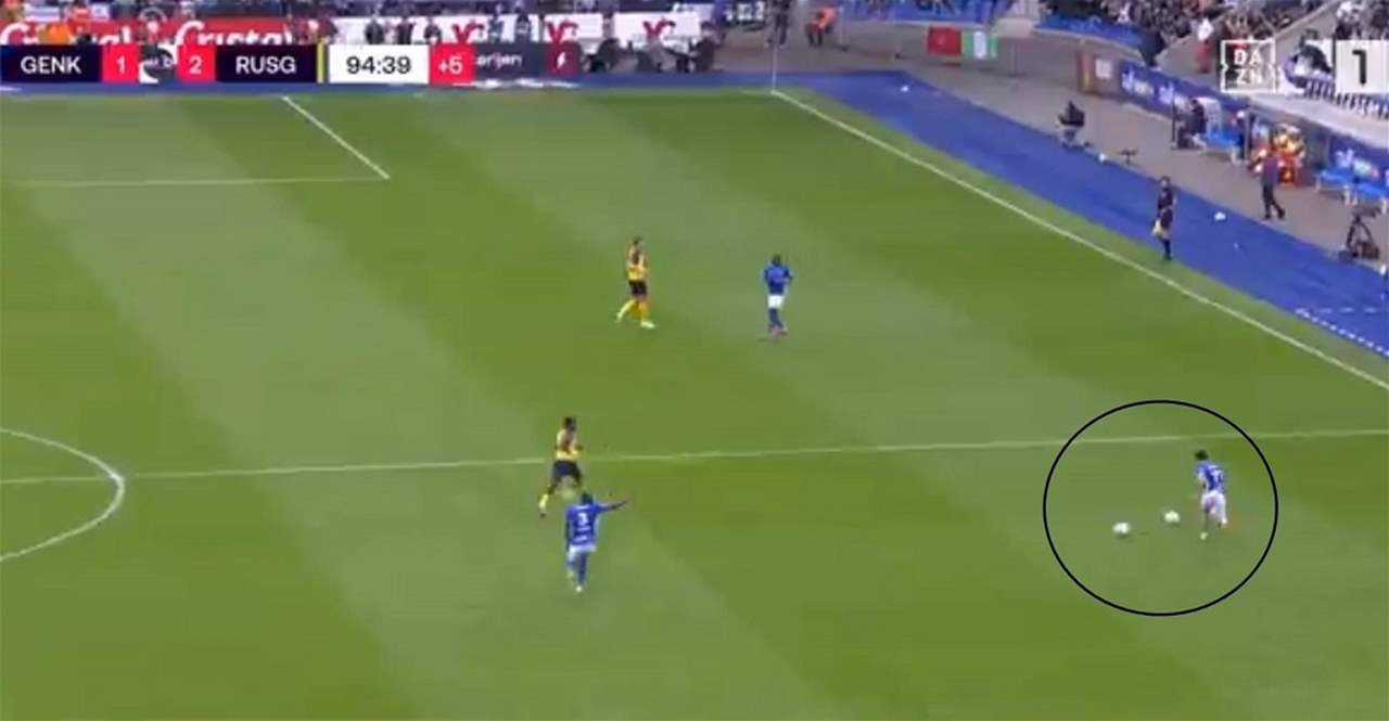 فيديو - الإداري المُضحك تدخل لعرقلة هجمة واعدة