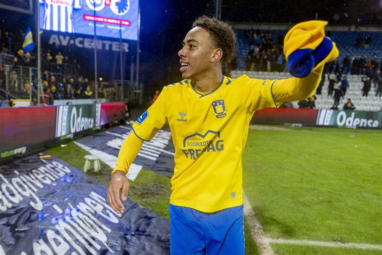 فيديو - هدف ذكي للاعب الصاعد يمنح فريقه نقاط المباراة