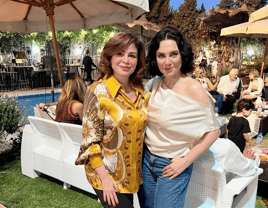 الهام شاهين تدعم سلاف فواخرجي بعد ازمتها الاخيرة 