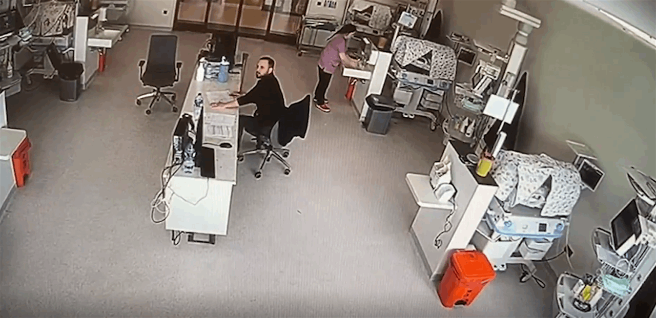 لحظة الزلزال.. ممرضون يحمون الأطفال (فيديو)  