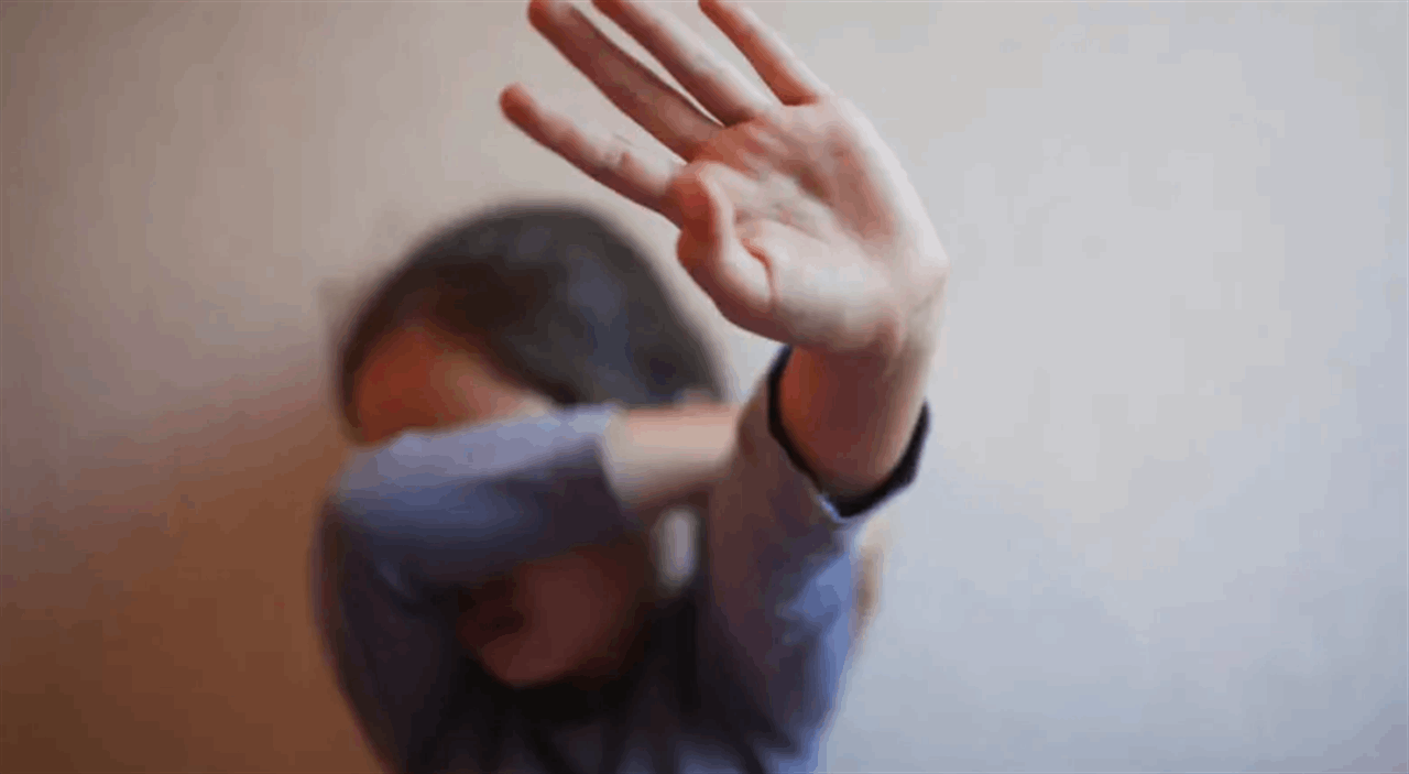 إغتصب بناته الـ 4.. وحكم بالأشغال الشاقة 112 عاماً  