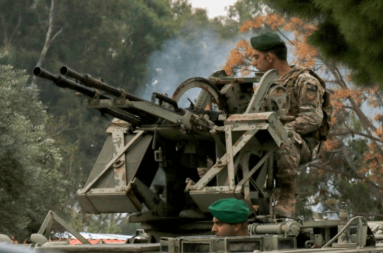 5 أشخاص في قبضة الجيش.. أحدهم مشتبه بتورطه في إطلاق قذائف بإتجاه سوريا