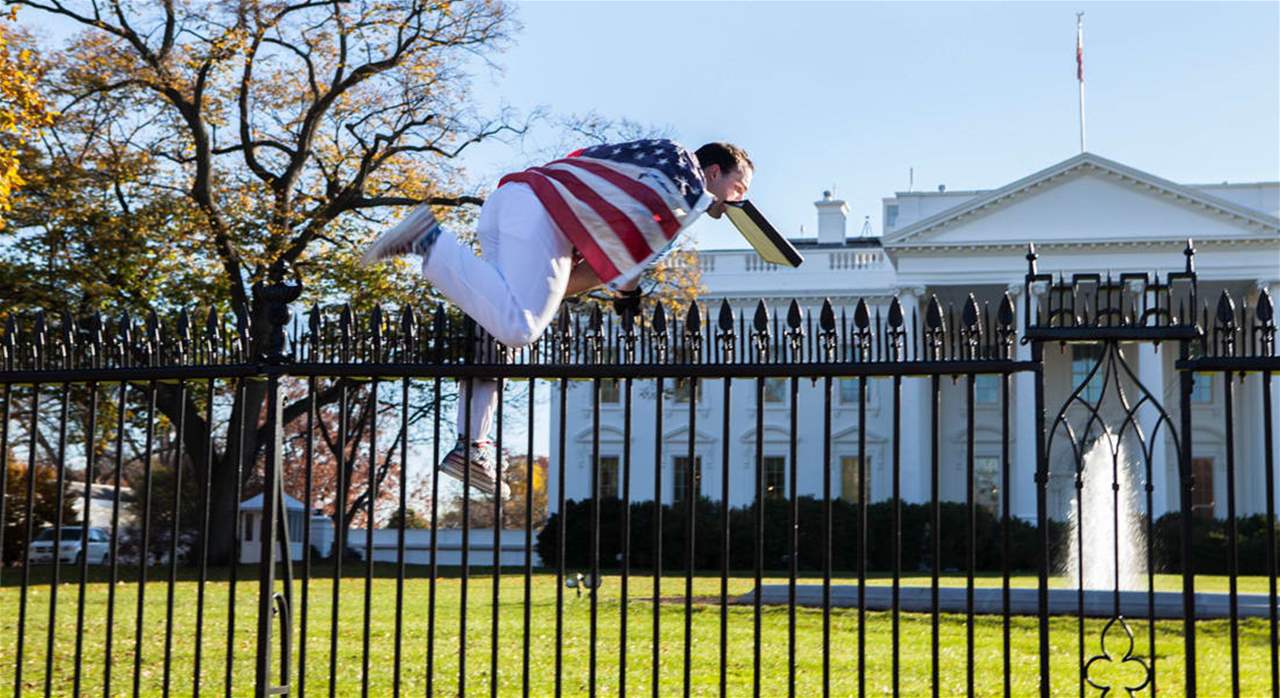 تحطيم اسوار المنازل.. تحدٍ جديد بين المراهقين (شاهد الفيديو) 