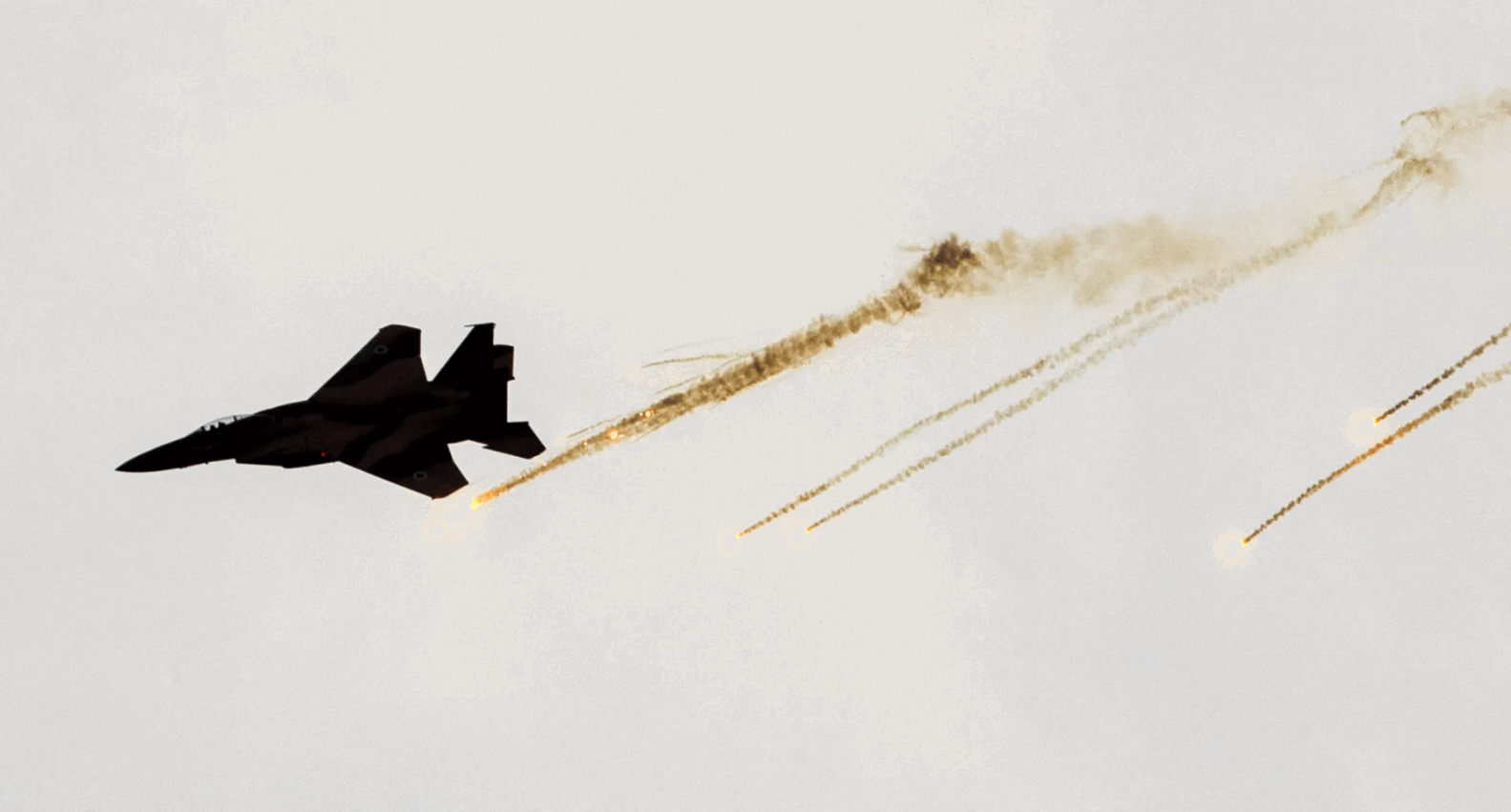 هجوم إسرائيلي قرب القصر الرئاسي في دمشق.. ورسالة تهديد 